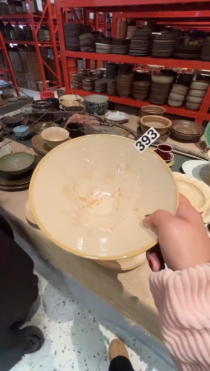 瓷片需****裤393黄结晶雕刻龙碗