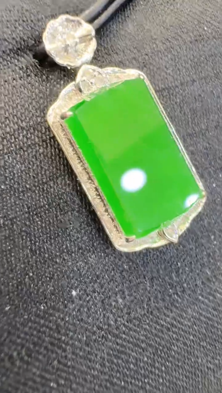 【闪购商品】翡翠吊坠(不含链)18K金镶嵌多样性团购发一件