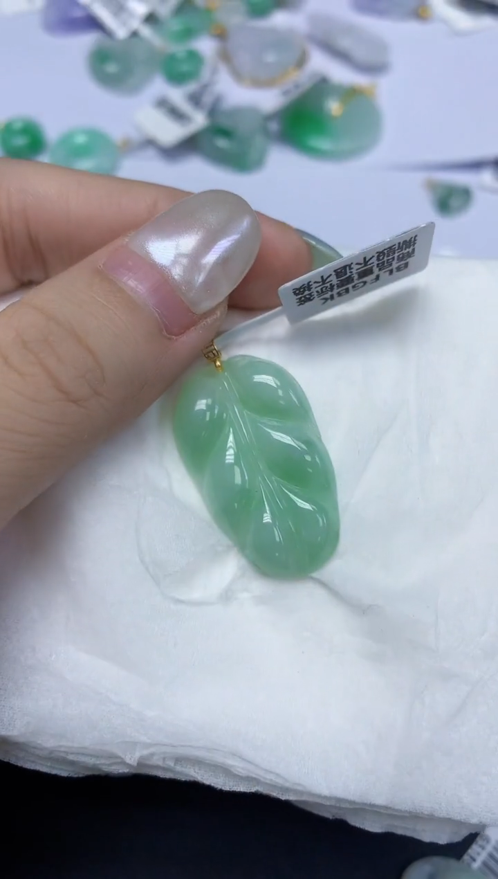 翡翠18K金镶嵌颈饰天然缅甸翡翠A货百元以上9元证书费自理