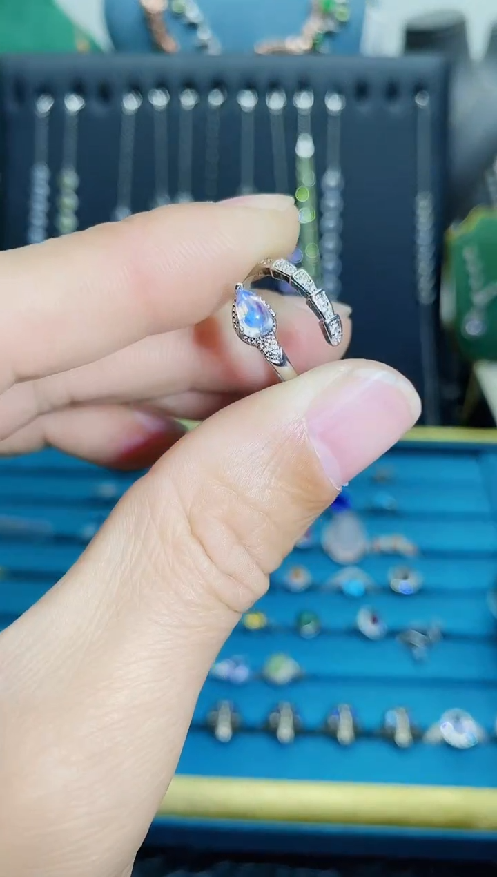 【闪购商品】月光石戒指银S925镶嵌1121
