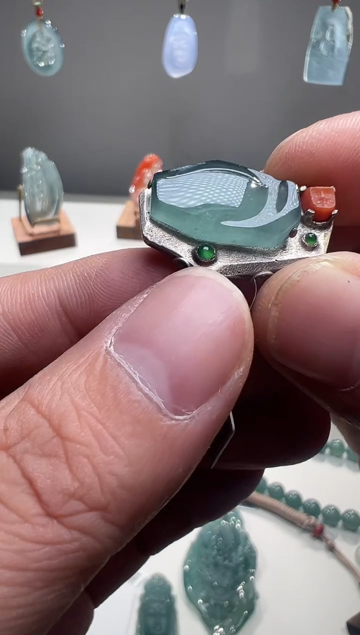 吊坠(不含链)未镶嵌翡翠佛造像