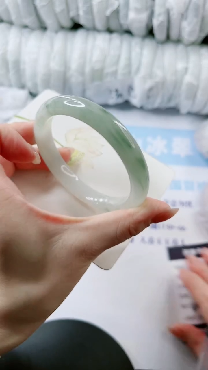 【闪购商品】石英质玉手镯未镶嵌多样性发货V191