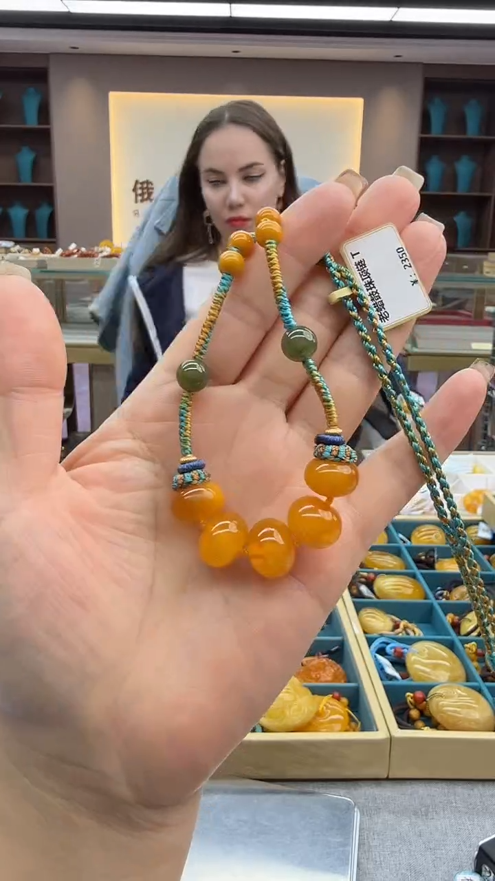 琥珀颈饰未镶嵌64秒拍号 假一罚三 