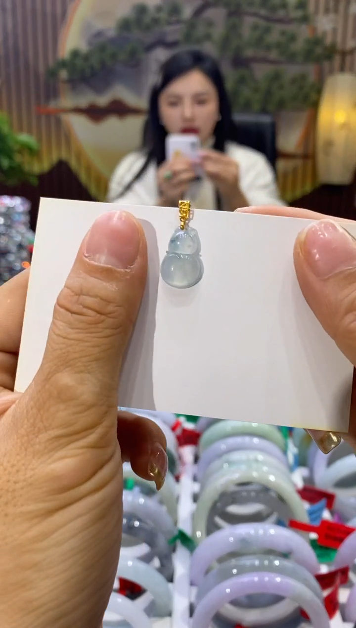 【闪购商品】翡翠颈饰18K金镶嵌多人05591