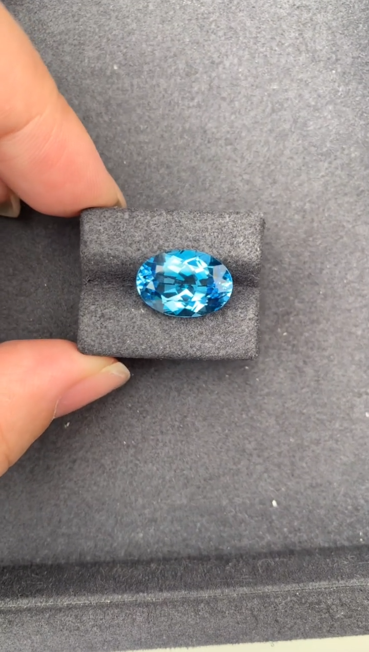 托帕石裸石8.6ct托帕石   GH   定制