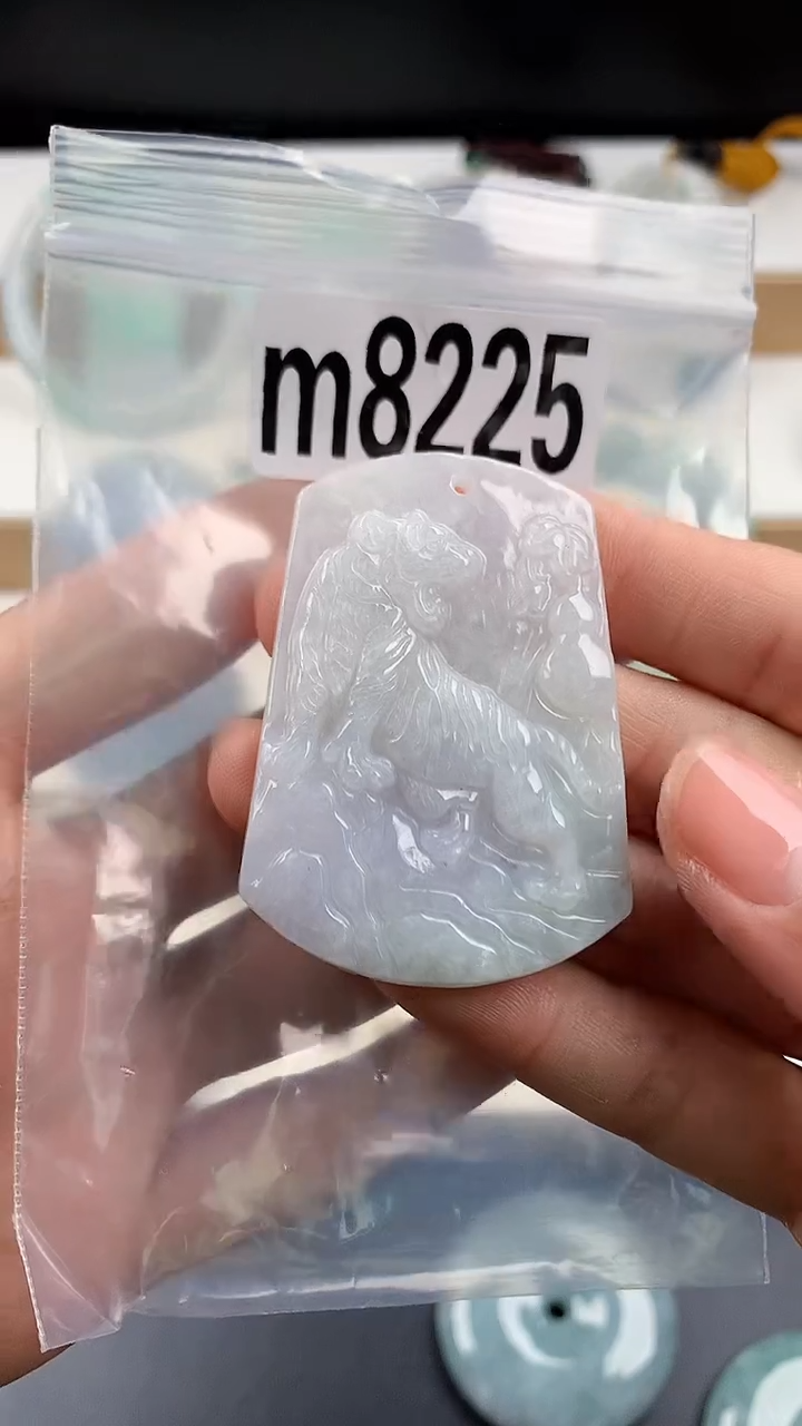 颈饰未镶嵌翡翠天然翡翠吊坠挂件