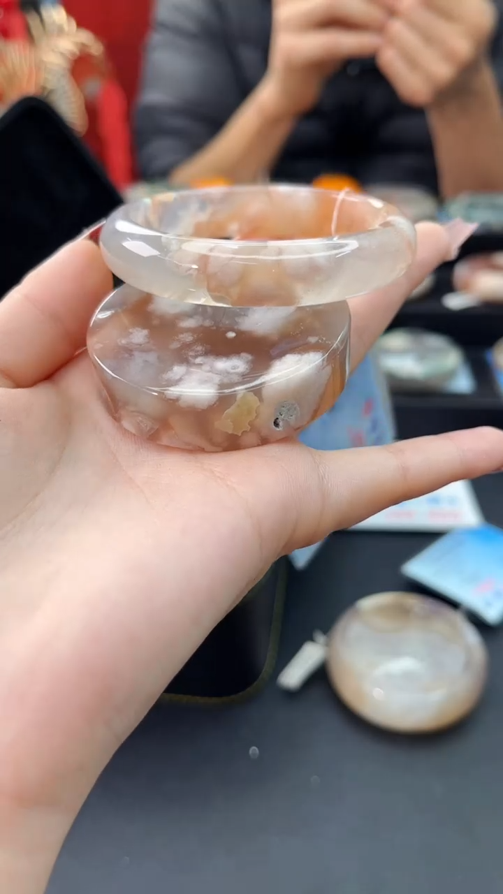 【闪购商品】石英质玉手镯未镶嵌赠送镯心（55圈口）