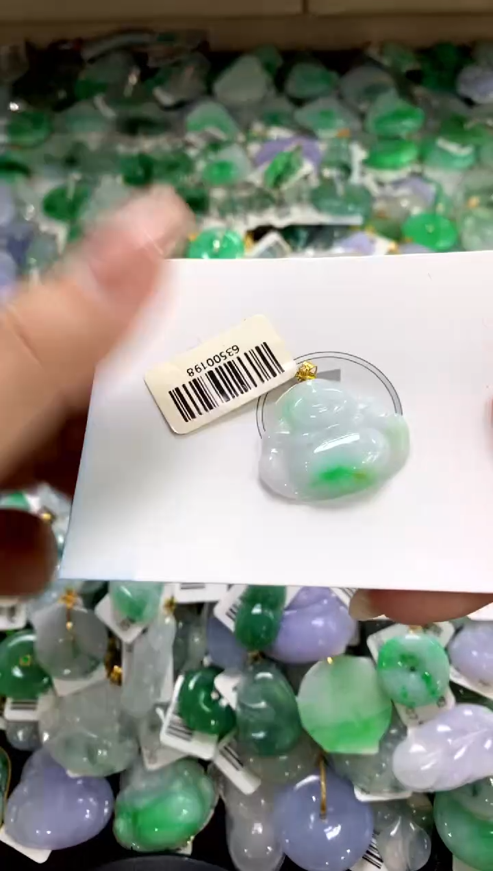 颈饰18K金镶嵌翡翠1111111111111111