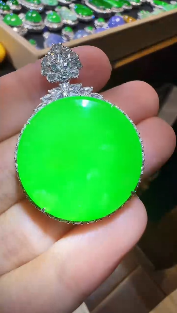 翡翠18K金镶嵌吊坠(不含链)圆牌