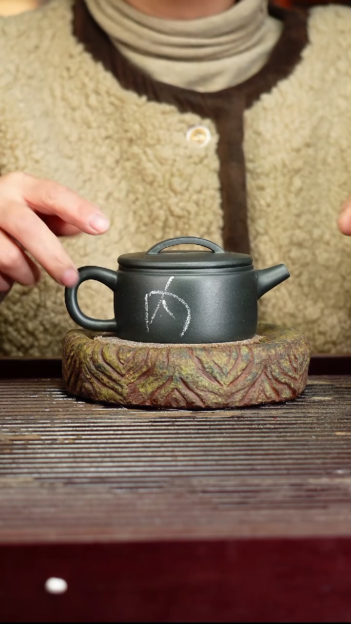 宜兴原矿紫砂壶茶壶宜兴原矿紫砂壶茶壶160C