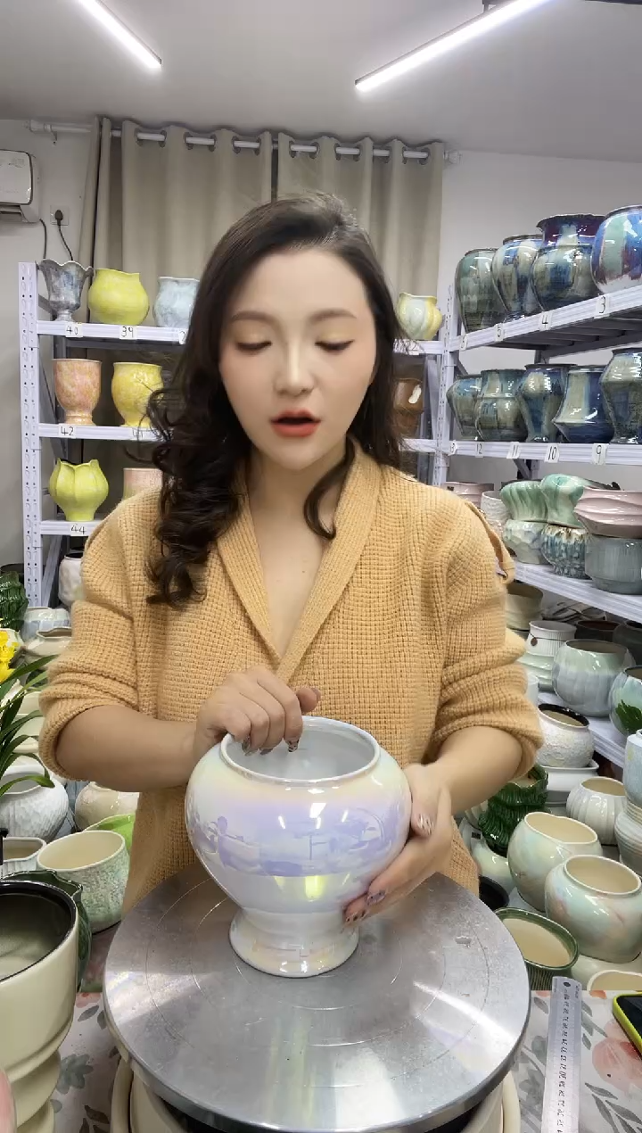 【12.4号】  花盆  高 ： 15   口：11