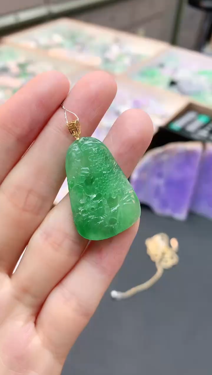 【闪购商品】翡翠颈饰18K金镶嵌赠礼盒证书 小君