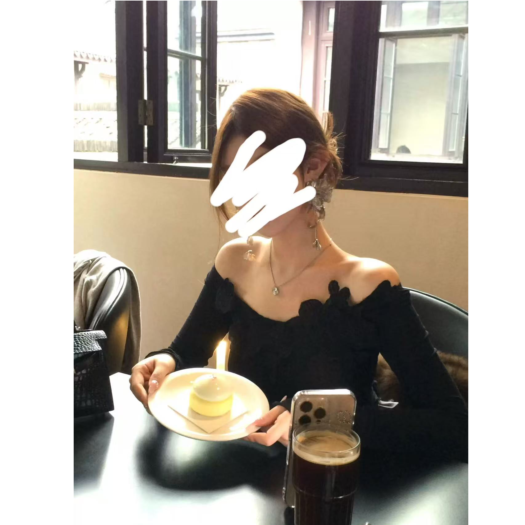 2025年秋季新款黑色重工刺绣花朵上衣百搭温柔性感长袖恤打底内搭