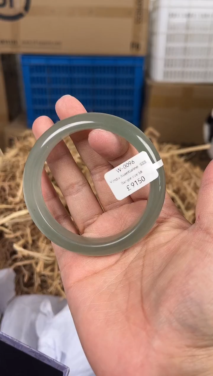 未镶嵌手镯石英质玉W0096