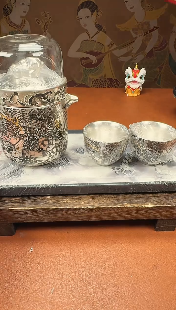 周鸿杰大师999鎏银墨龙一壶两杯旅行套带茶盘