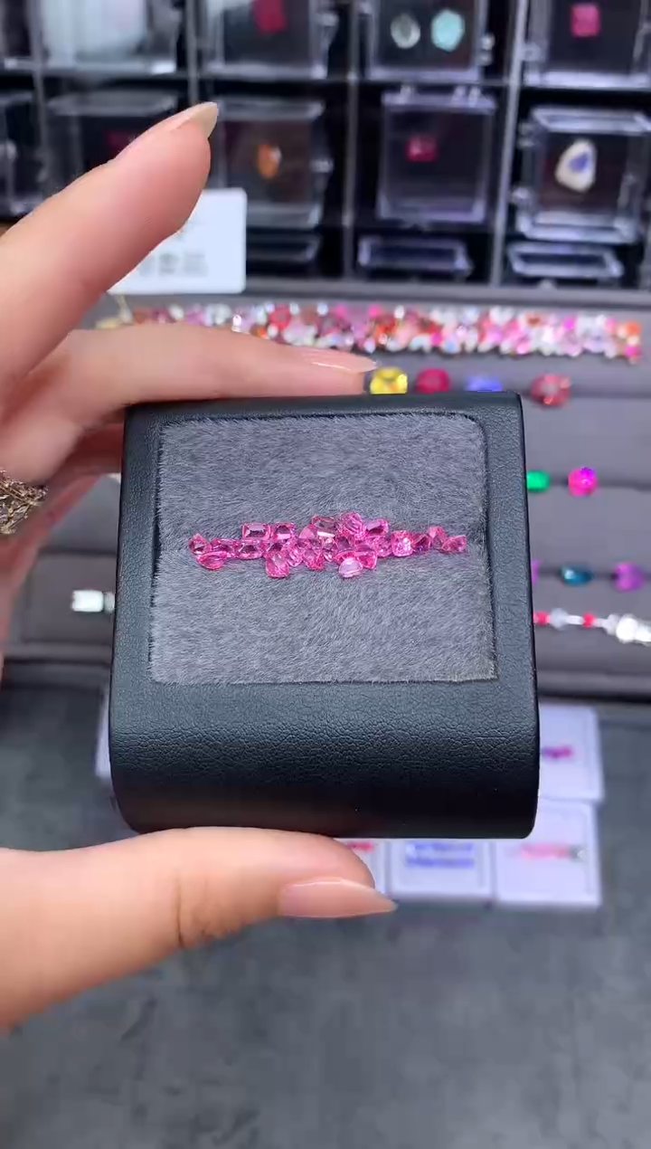 裸石未镶嵌尖晶石啦****白枕型 sagyin粉一手26/P 5.89ct