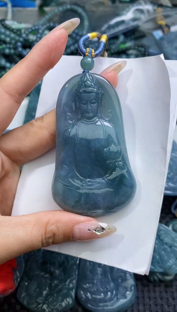 【闪购商品】翡翠颈饰未镶嵌          