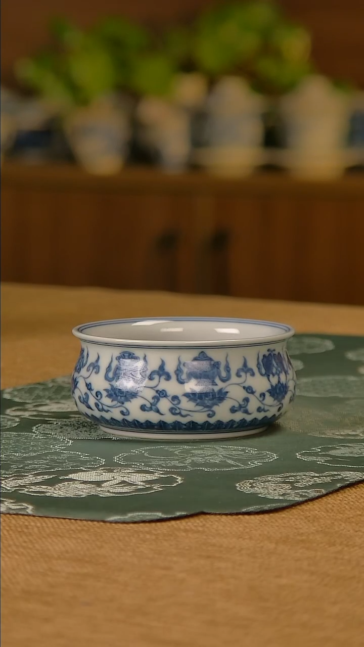 【闪购商品】景德镇莹焰堂缠枝八宝龙纹矮炉式