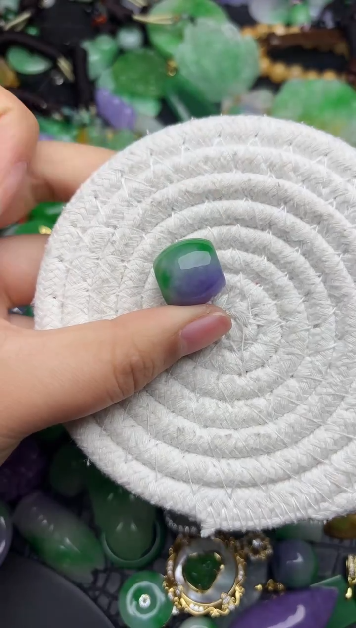 颈饰未镶嵌翡翠缅甸翡翠吊坠