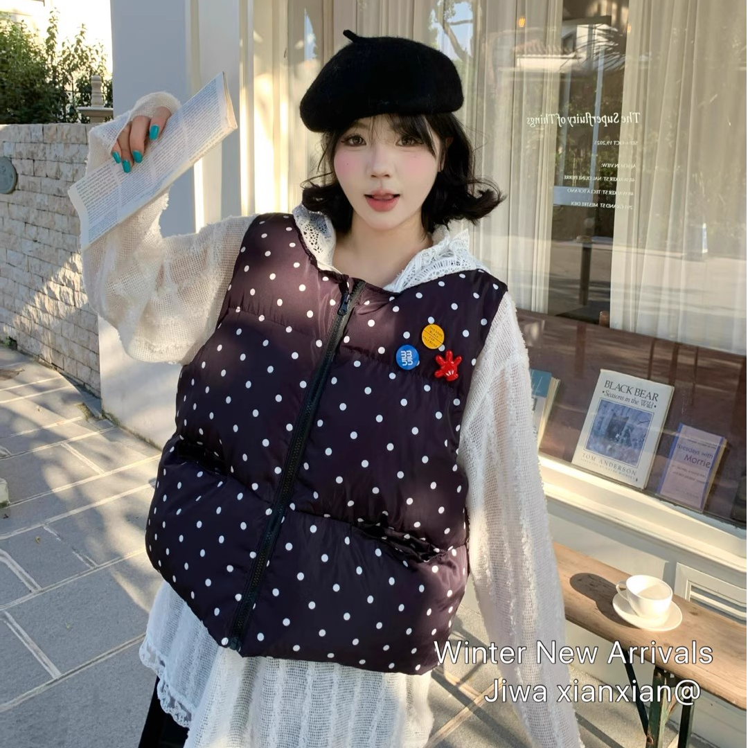 【钱呼呼】2025秋冬新款精致可爱波点圆领无袖马甲 上衣女