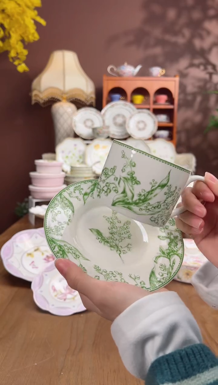 【闪购商品】瓦当纯绿色铃兰花咖啡杯碟1套