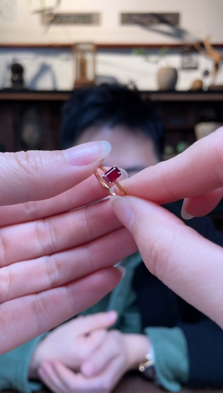【闪购商品】红宝石戒指18K金镶嵌18K金红宝石戒指CBGF