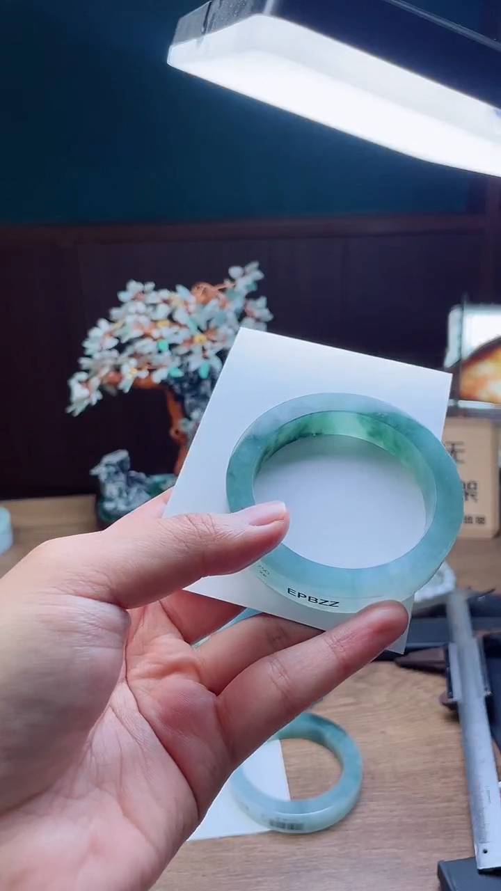 定制翡翠手镯未镶嵌定制