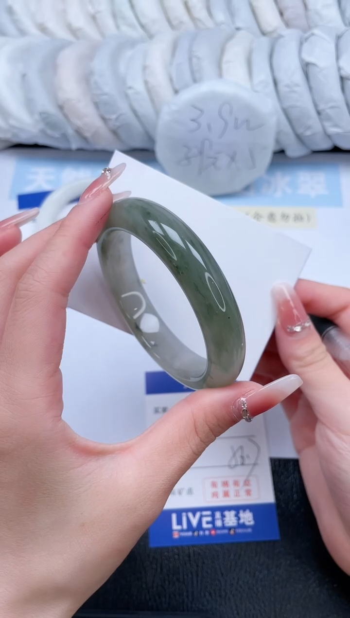 【闪购商品】石英质玉手镯未镶嵌T72-56.7