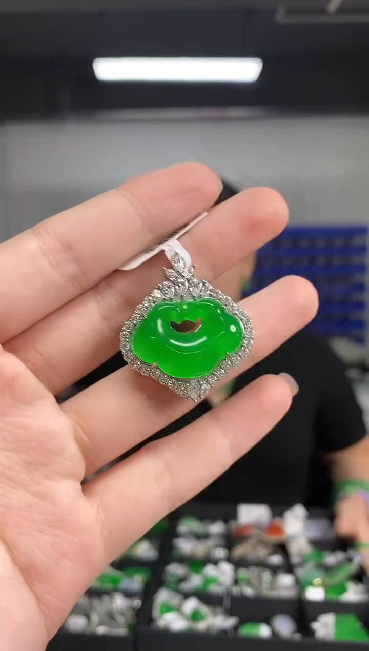 颈饰未镶嵌翡翠多样性发其一颜色微差