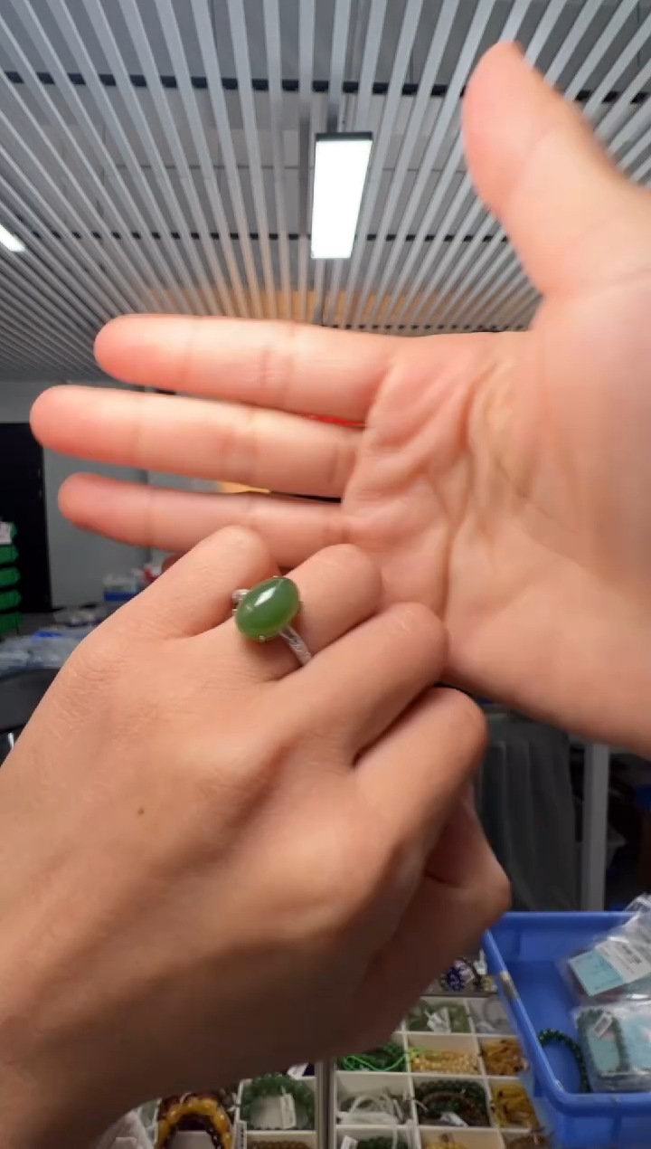 银S925镶嵌戒指和田玉和田玉碧玉S925银戒指约8*12mm