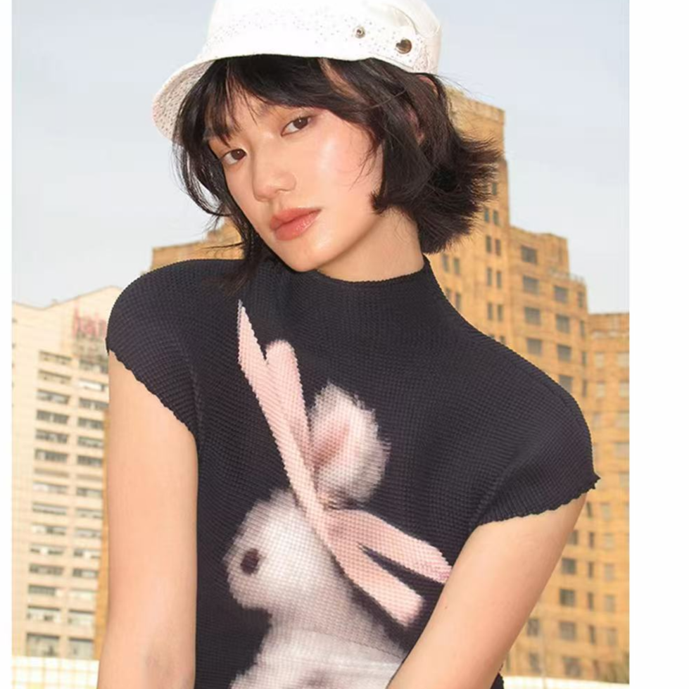 MOF 少女百货 【微微瑕】GS  黑色丝带兔印花褶皱衫【自播】