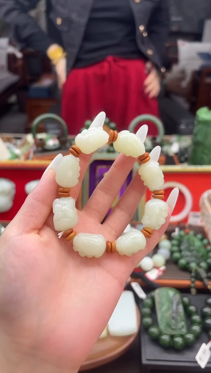 未镶嵌手串和田玉董小姐推荐 多样性发货 拍一发一alms