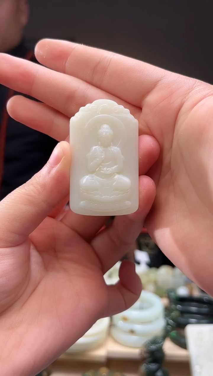 颈饰未镶嵌和田玉老*事吊坠