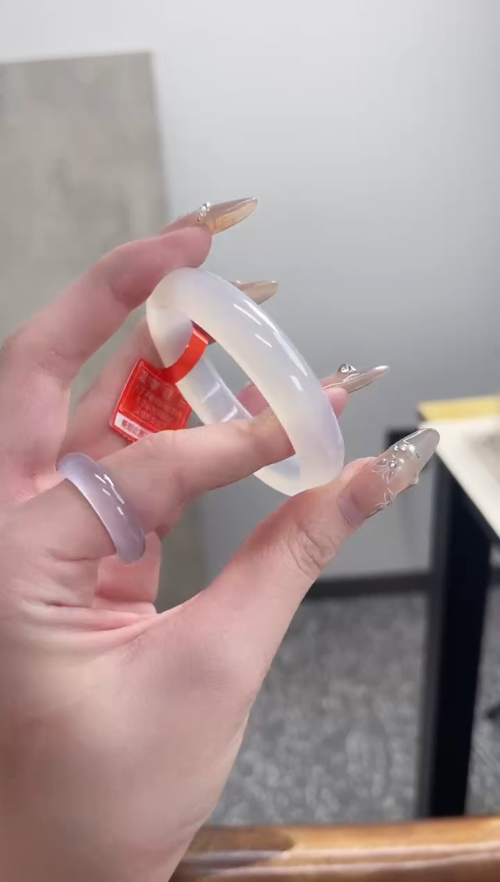 【闪购商品】玛瑙/玉髓手镯未镶嵌50圈 需要包容