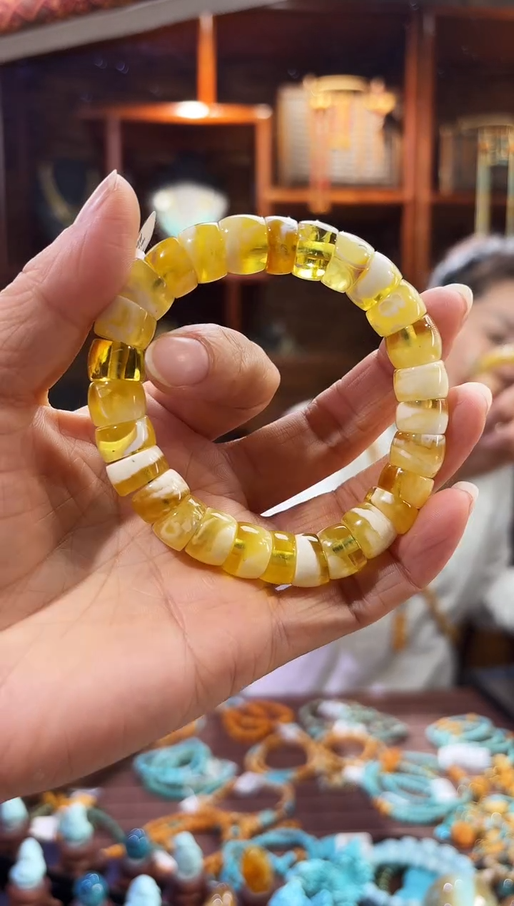【闪购商品】琥珀手串未镶嵌大肠手串