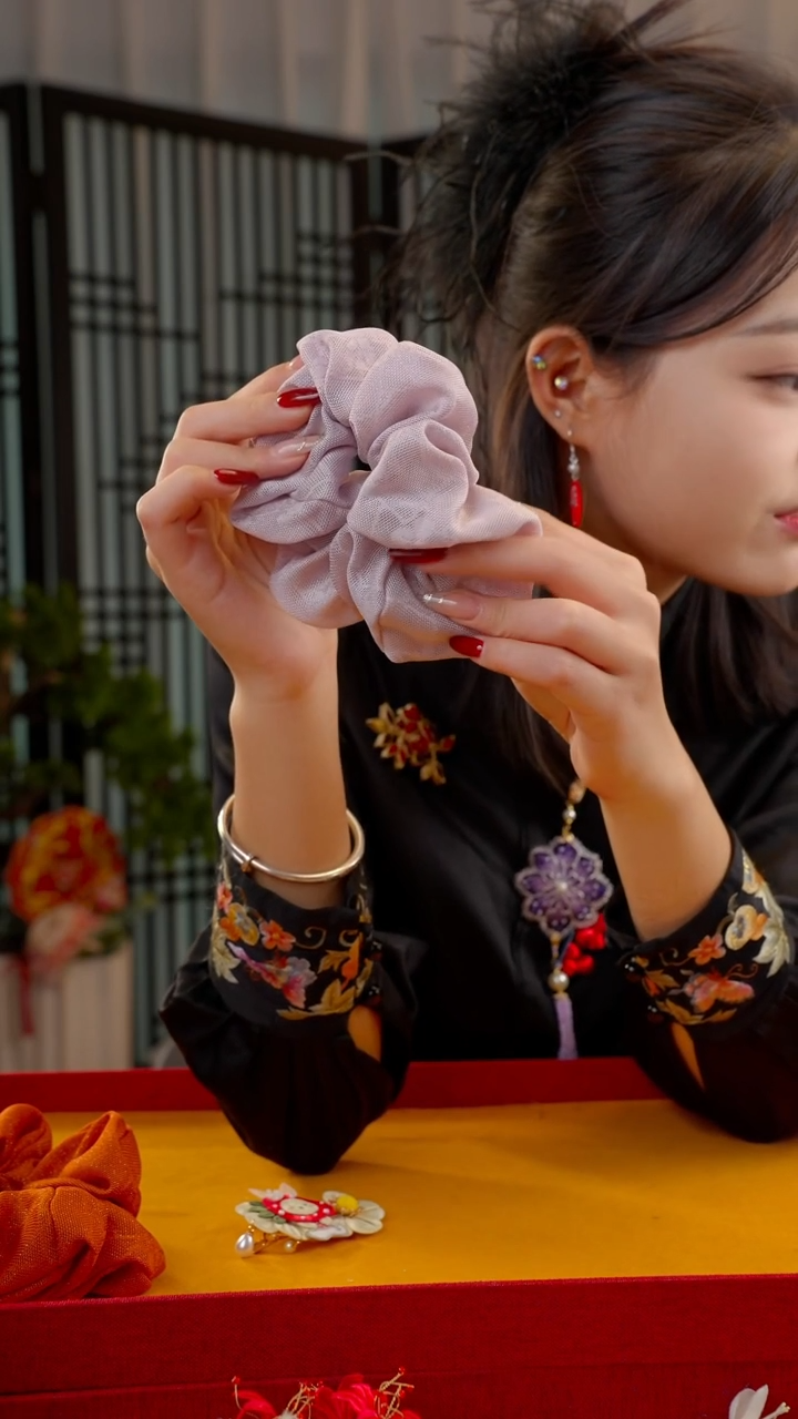 刺绣非遗绒花手工饰品