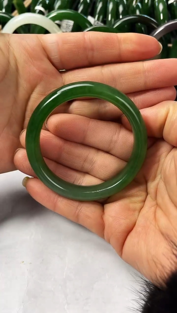 未镶嵌手镯和田玉（碧玉）碧玉手镯