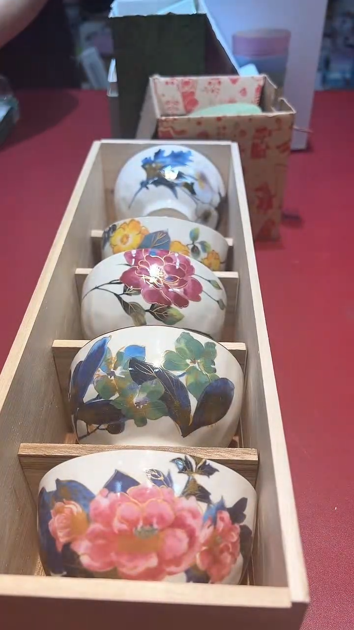 【闪购商品】瓷片锅碗瓢盆一件不剩