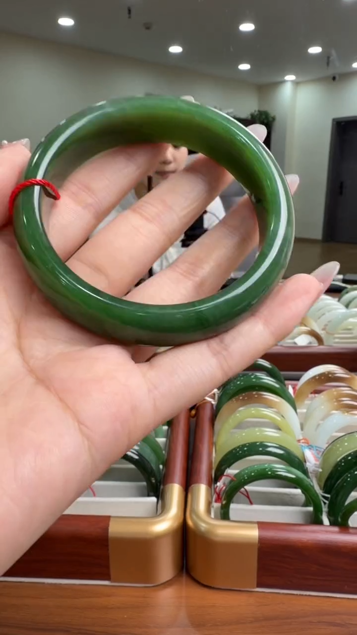 颈饰未镶嵌和田玉手镯60