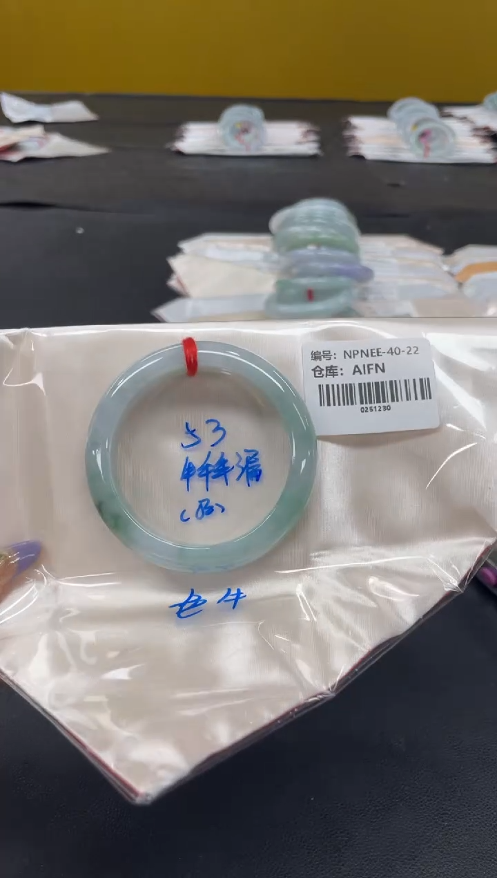 未镶嵌手镯翡翠翡翠手镯