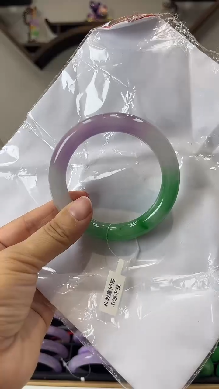 【闪购商品】砖雕闪110 圈口60.5 独货手镯