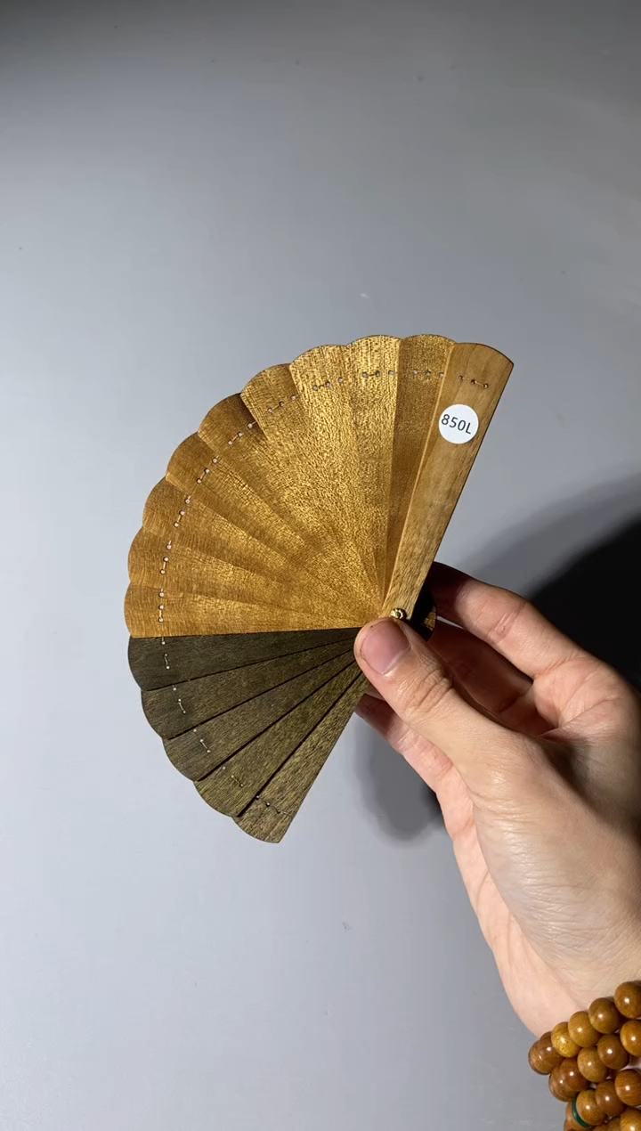 【闪购商品】金丝楠木雕850号10cm金丝楠木小叶桢楠掌中扇