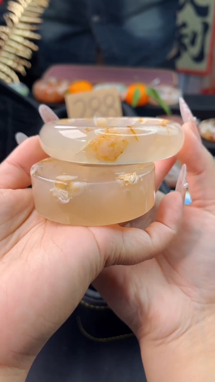 【闪购商品】石英质玉手镯未镶嵌赠送镯心（62圈口）