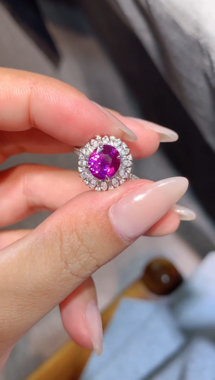 彩色蓝宝石戒指18K金镶嵌2.09CT