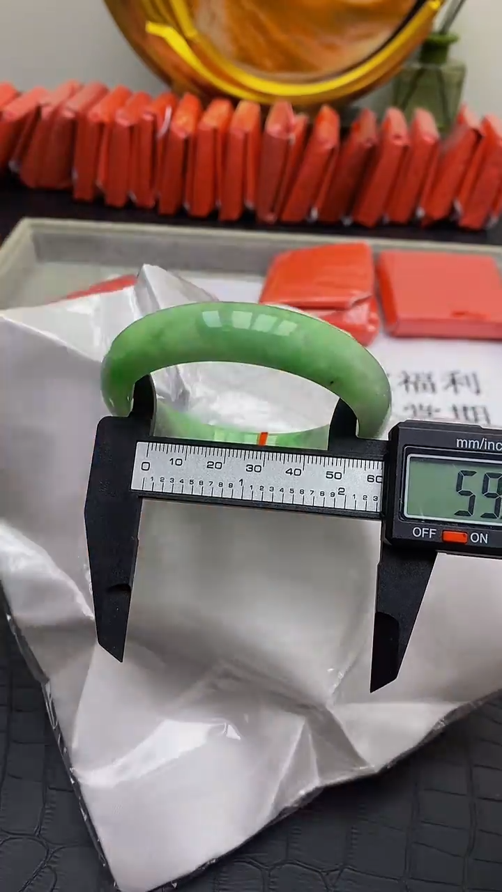 翡翠未镶嵌手镯缅翡手镯153