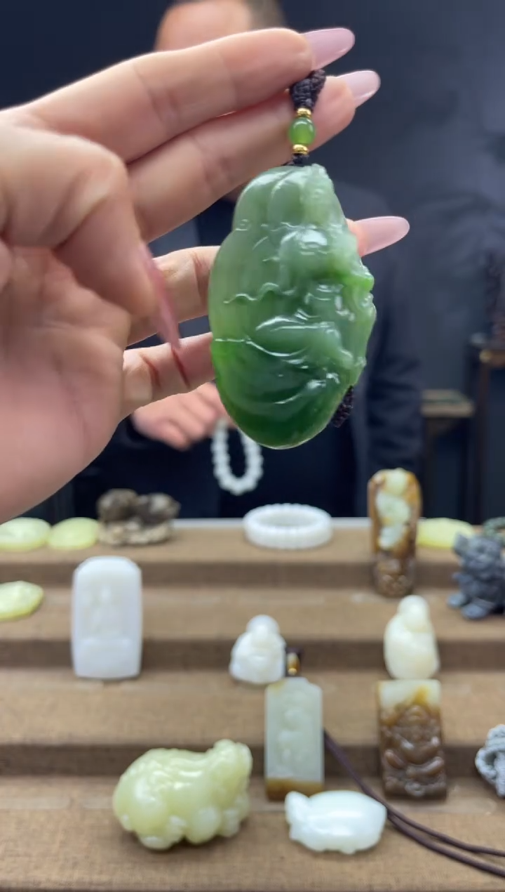 颈饰未镶嵌和田玉1