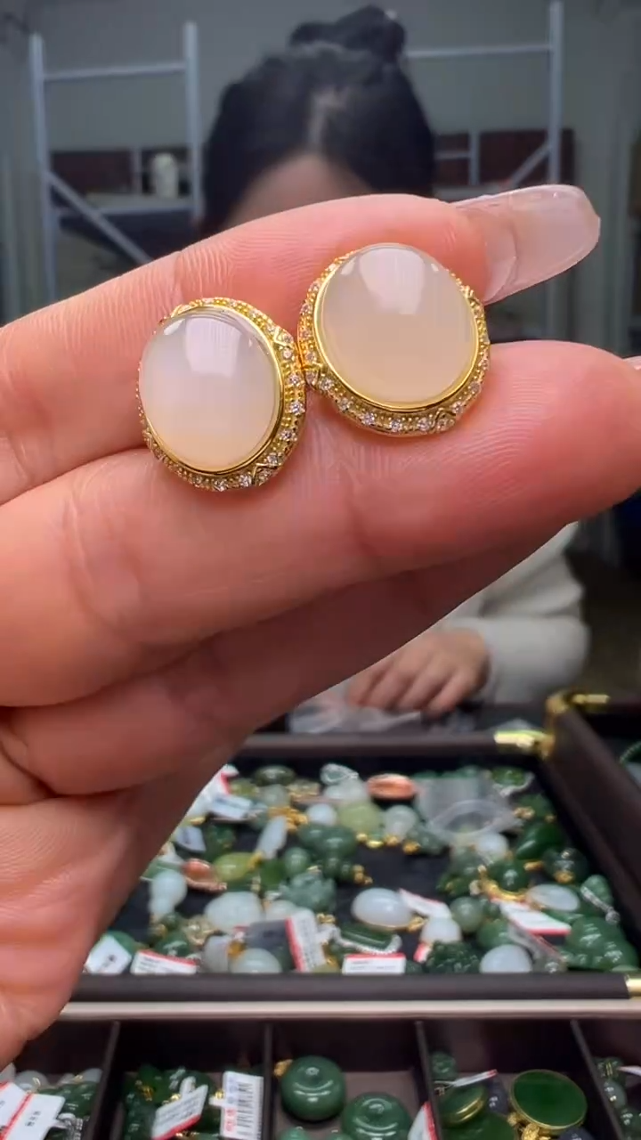 颈饰银S925镶嵌和田玉（多样性发货.发其一)1.02.157