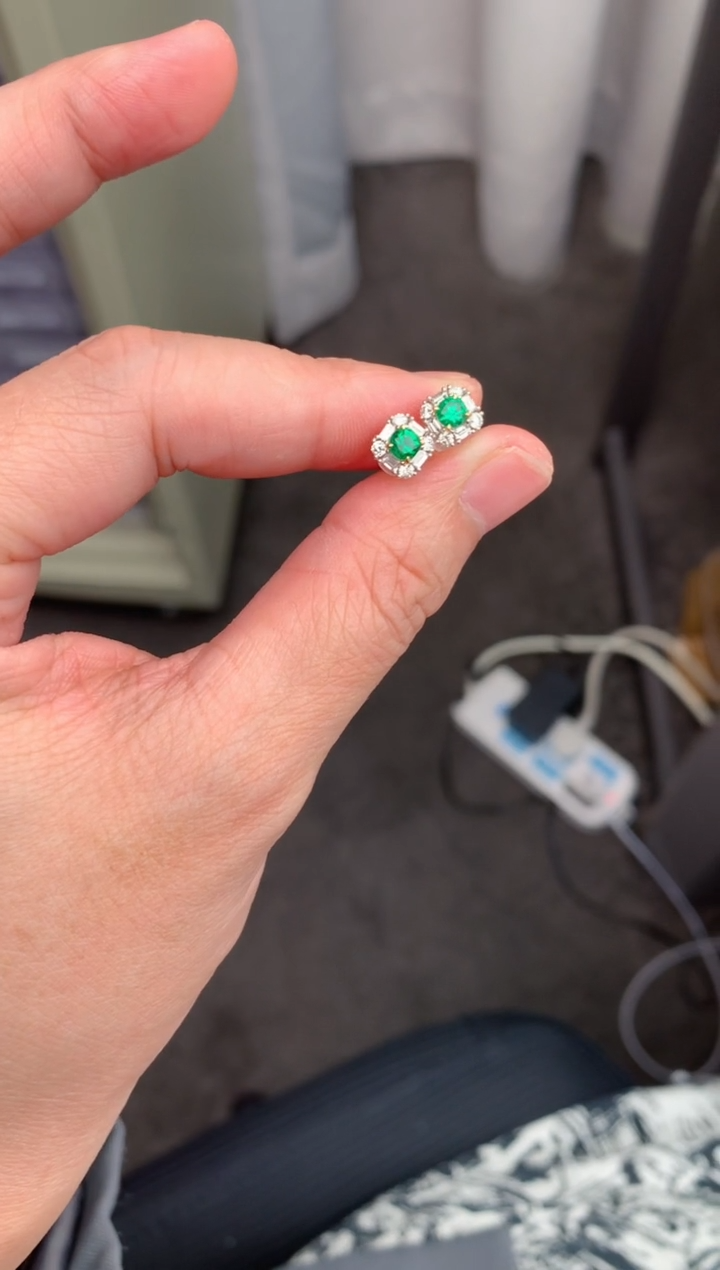 【闪购商品】祖母绿耳饰18K金镶嵌祖母绿耳钉