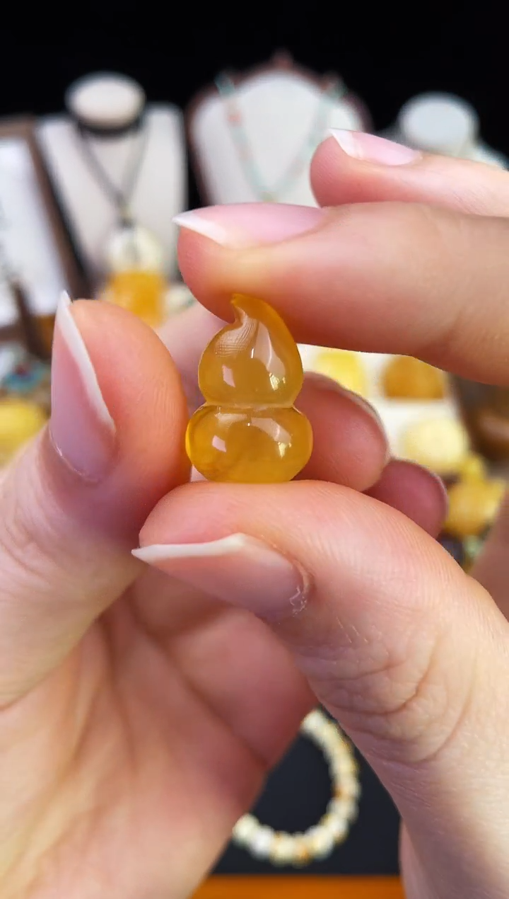 琥珀未镶嵌珠宝奇石柒月