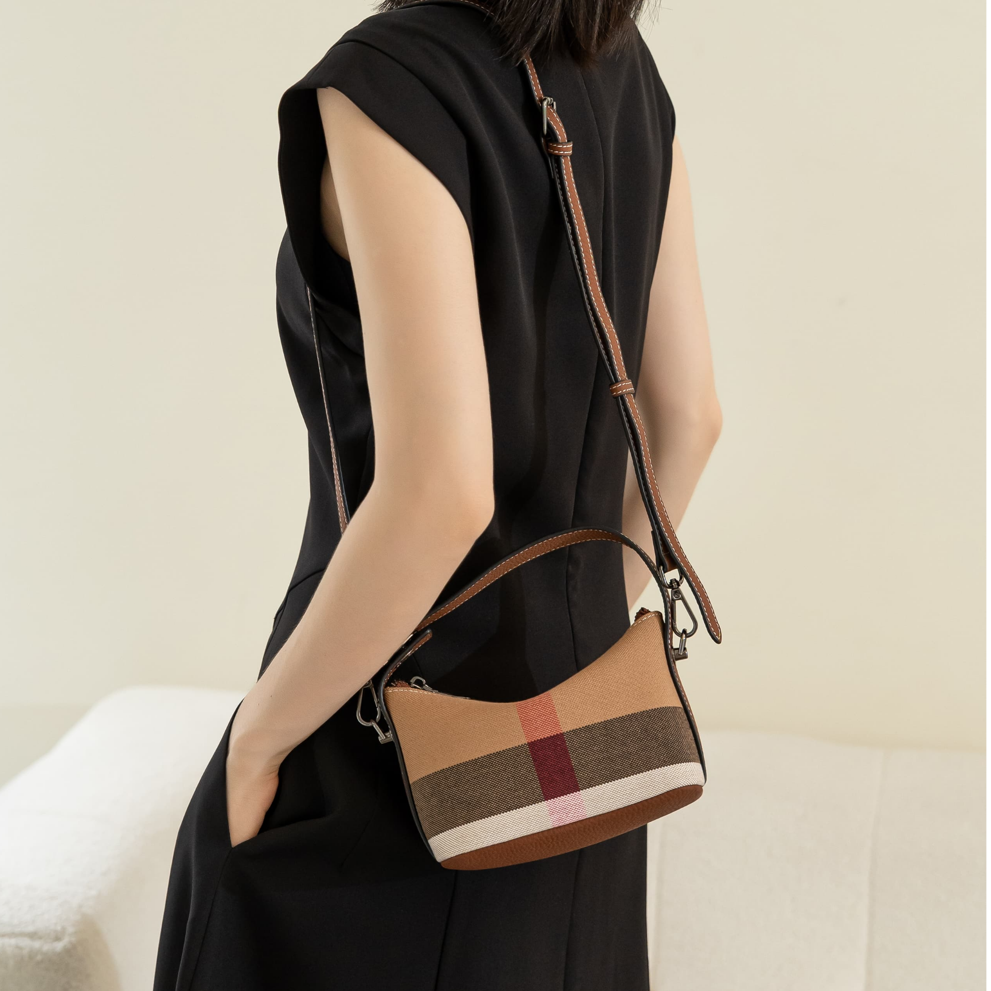 【05】经典休闲百搭复古时尚手提斜跨单肩设计师设计新款秋冬小包